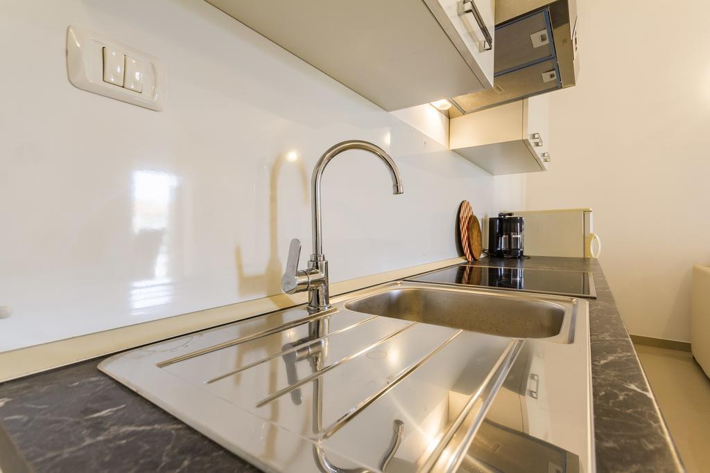 Apartments Gloria Ližnjan Eksteriør bilde