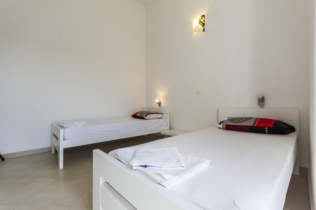 Apartments Gloria Ližnjan Eksteriør bilde
