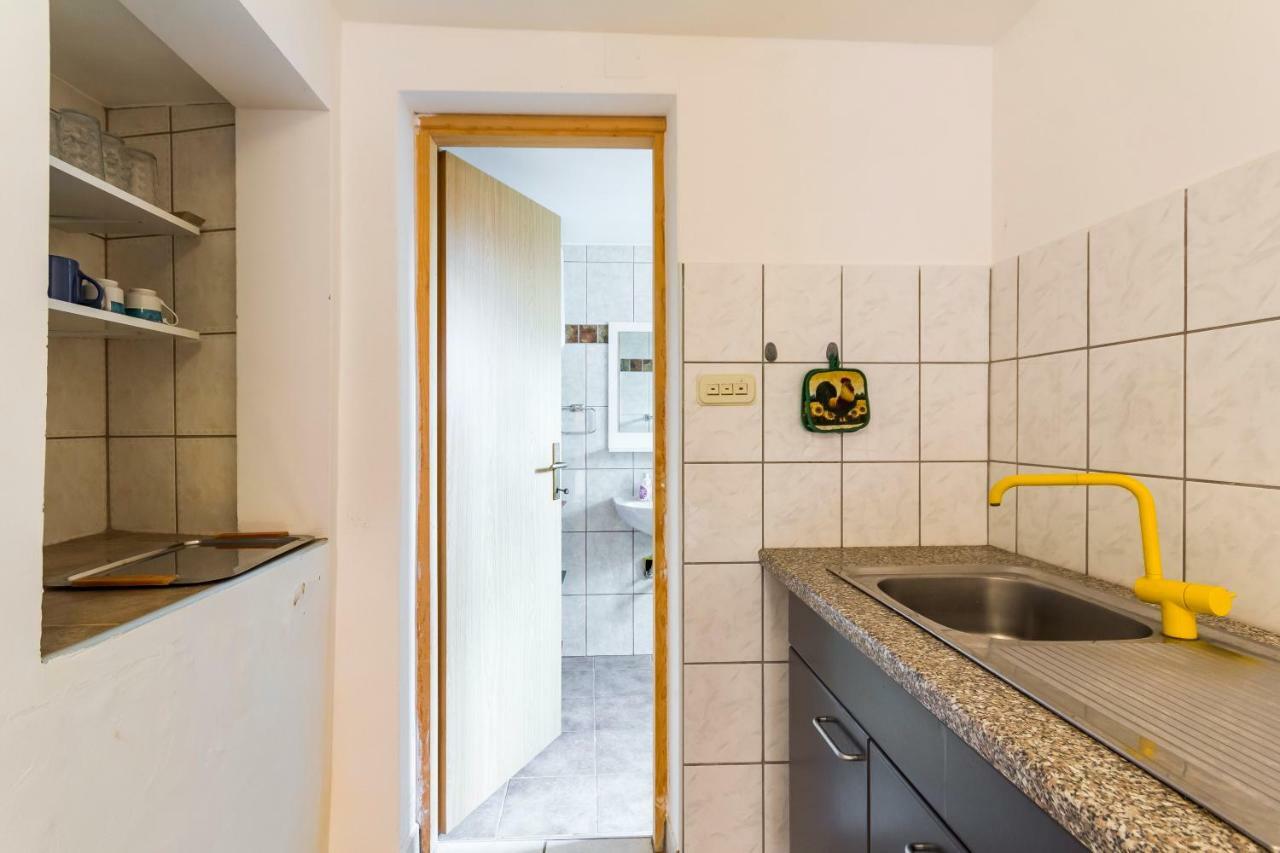 Apartments Gloria Ližnjan Eksteriør bilde